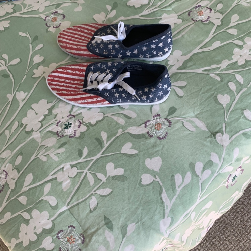 Capelli Size 9 Red, White, and Blue Sneakers - Picture 2 of 4